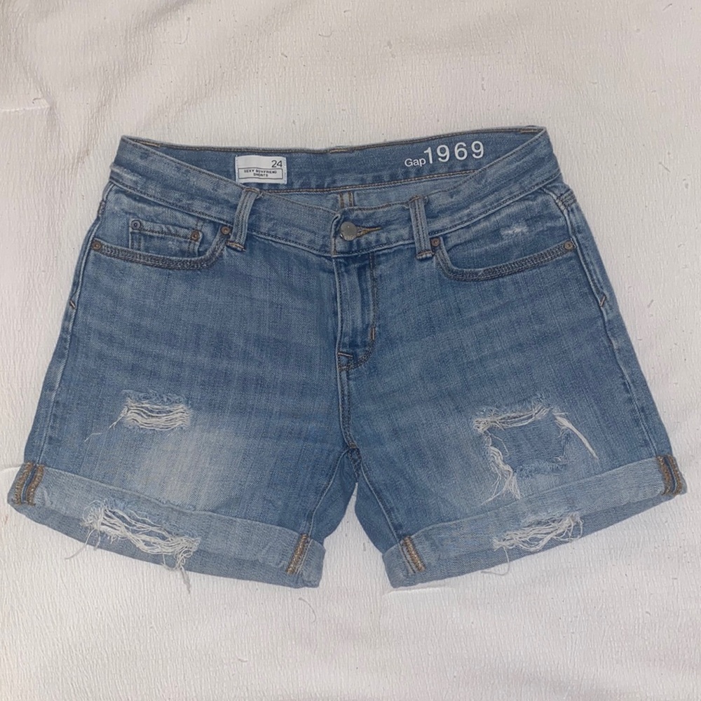 GAP 1969 low-rise  “sexy boyfriend shorts”